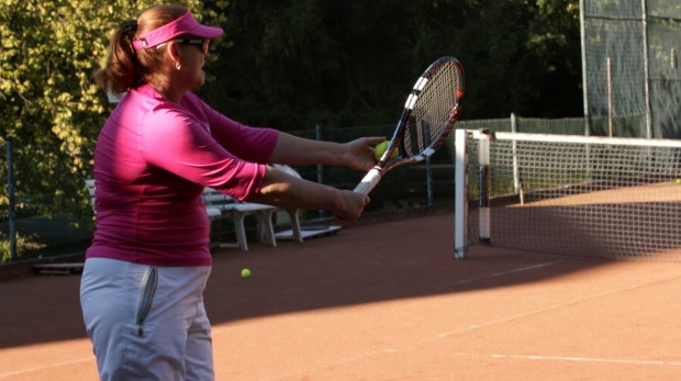 Der Schl&auml;ger Babolat Play Pure Drive im Einsatz